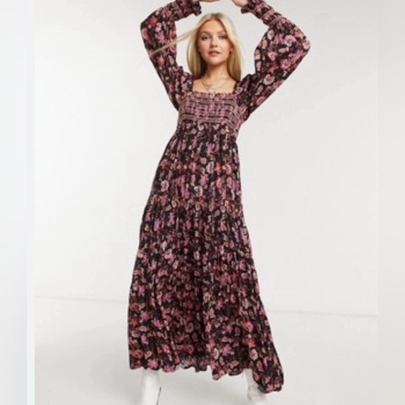 Free People Dresses & Skirts - Free People
Sweet Escape Maxi Dress (A-1)